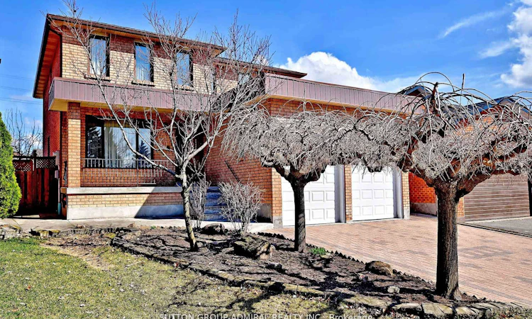45 Royal Garden Boulevard