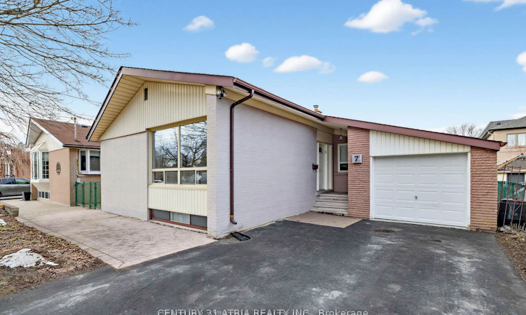 7 Rockport Crescent