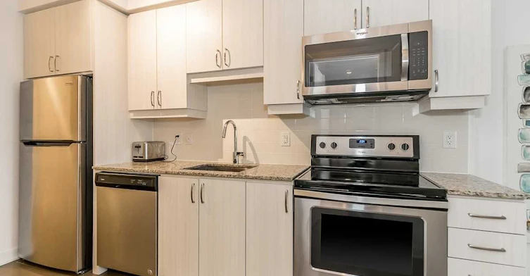 2213-9201 Yonge Street E, Richmond Hill, ON, L4C 1H9 - 5
