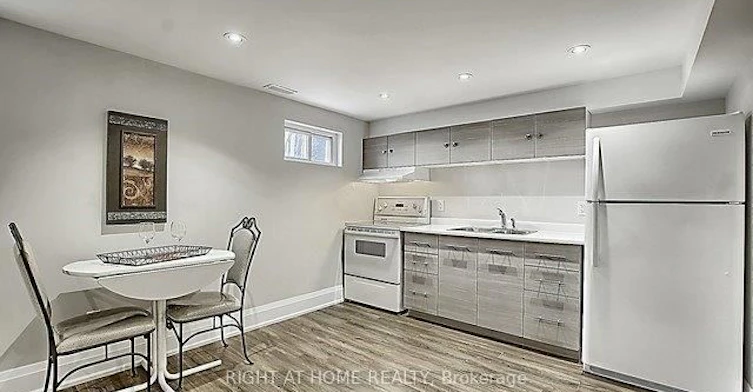 lower-167 Septonne Avenue, Newmarket, ON, L3Y 2W4