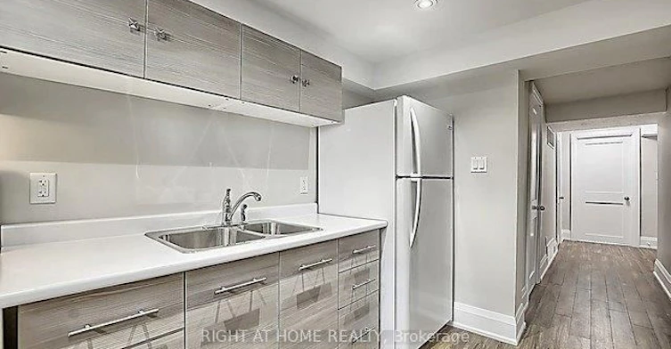lower-167 Septonne Avenue, Newmarket, ON, L3Y 2W4 - 2