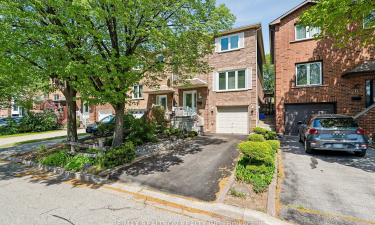 102 Swinton Crescent