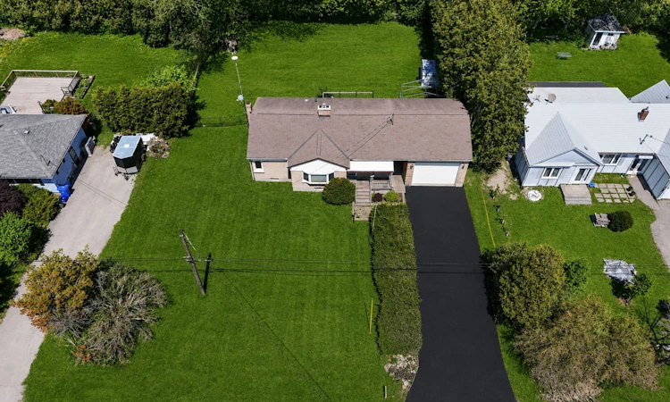 2512 Bloomington Road