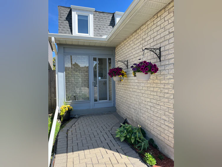 218 Mullen Drive, Vaughan, ON, L4J 2P1 - 3
