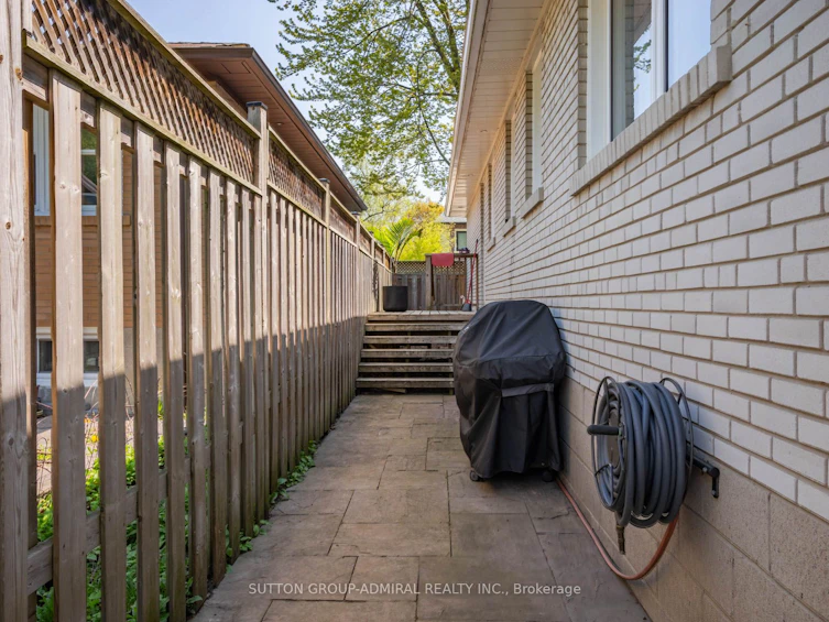 125 Laverock Avenue, Richmond Hill, ON, L4C 4J8 - 38