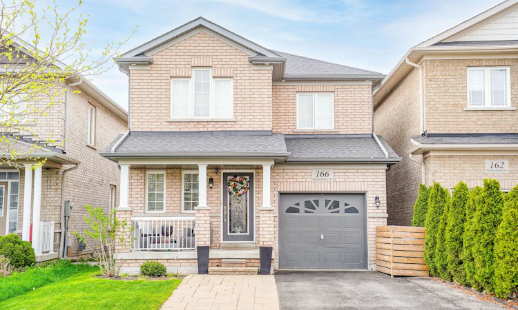 166 Richardson Crescent