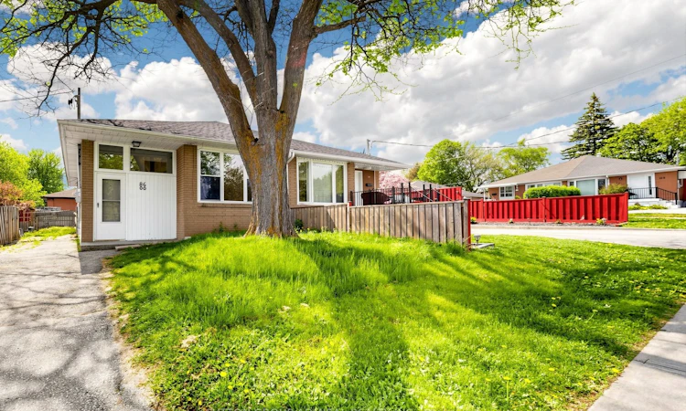 86 Newbury Drive