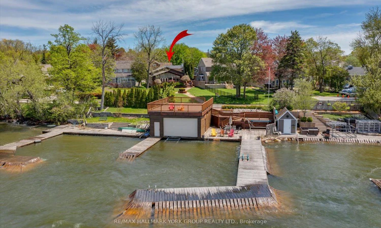 229 Lake Drive N