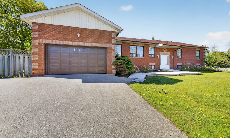 909 Lebanon Drive