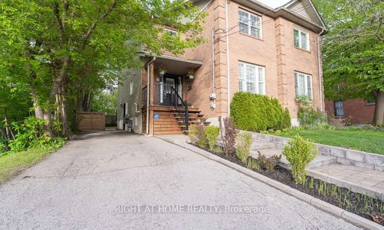 17 Machell Avenue N