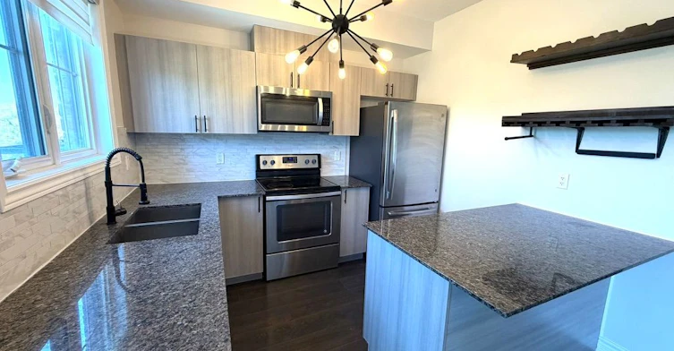 320-199 Pine Grove Road, Vaughan, ON, L4L 2H7 - 3
