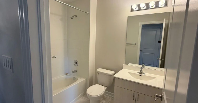 320-199 Pine Grove Road, Vaughan, ON, L4L 2H7 - 10