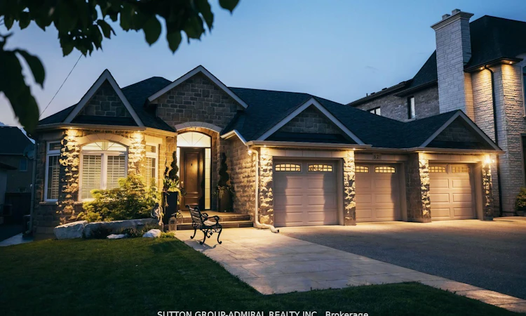 62 Bond Crescent