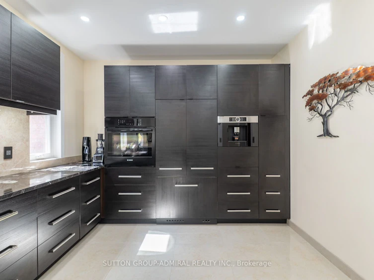 626 College Manor Drive, Newmarket, ON, L3Y 8M7 - 6