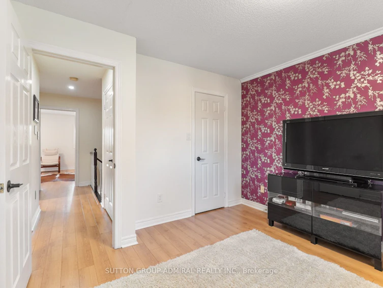 626 College Manor Drive, Newmarket, ON, L3Y 8M7 - 24