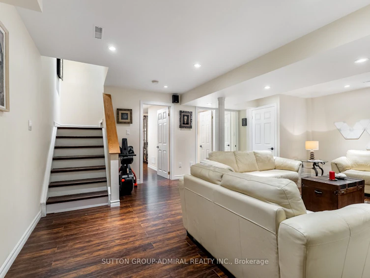 626 College Manor Drive, Newmarket, ON, L3Y 8M7 - 31