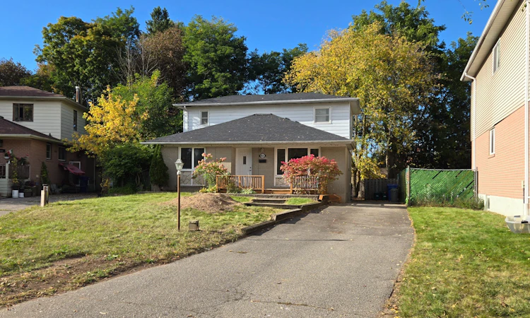 46 Collins Crescent