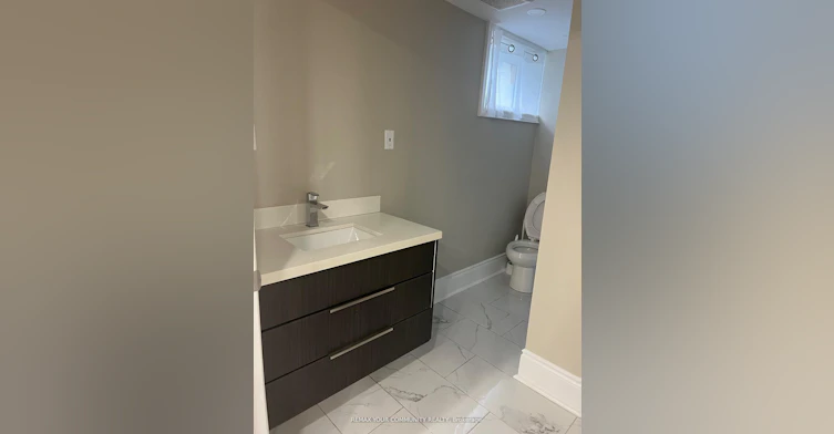 23 Irwin Avenue, Aurora, ON, L4G 3G1 - 3