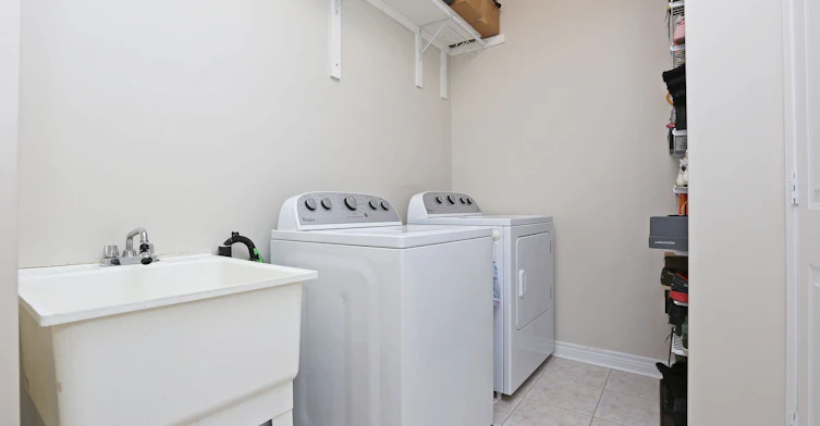 28 Barnstone Drive, Markham, ON, L6E 2B3 - 14