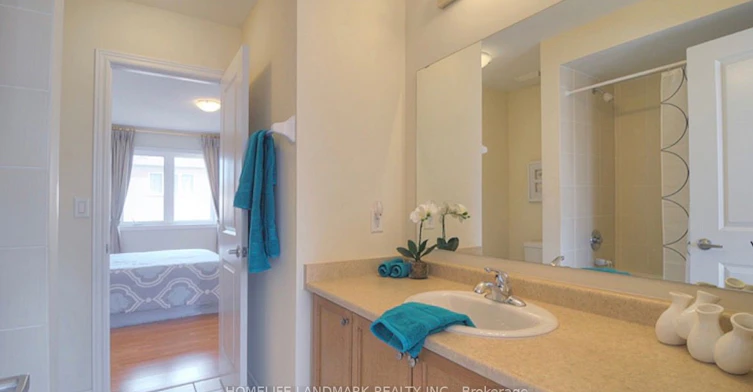 8 Farmhouse Crescent, Richmond Hill, ON, L4E 0K1 - 7