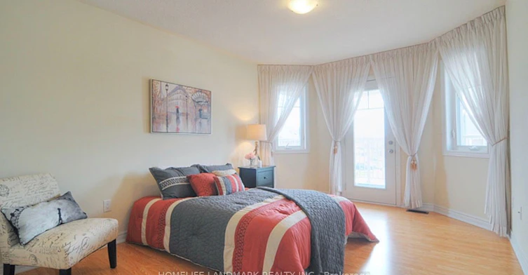8 Farmhouse Crescent, Richmond Hill, ON, L4E 0K1 - 9