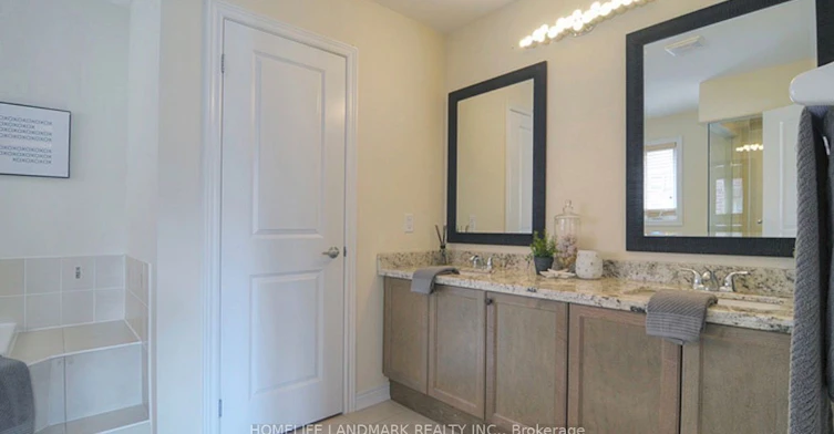 8 Farmhouse Crescent, Richmond Hill, ON, L4E 0K1 - 10