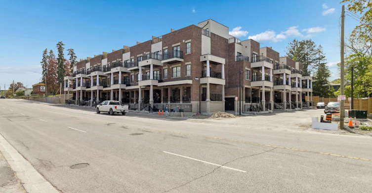 206-15100 Yonge Street, Aurora, ON, L4G 4C8 - 4