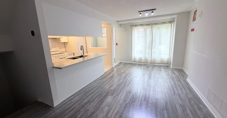 54-18 Clark Avenue W, Vaughan, ON, L4J 8H1 - 6