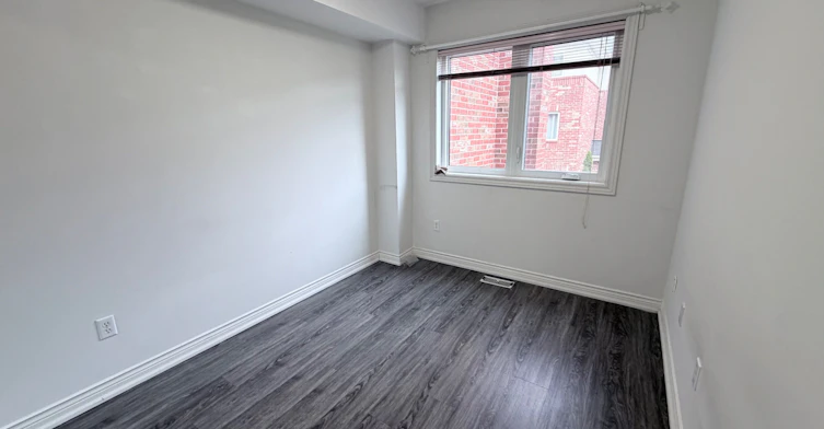 54-18 Clark Avenue W, Vaughan, ON, L4J 8H1 - 11