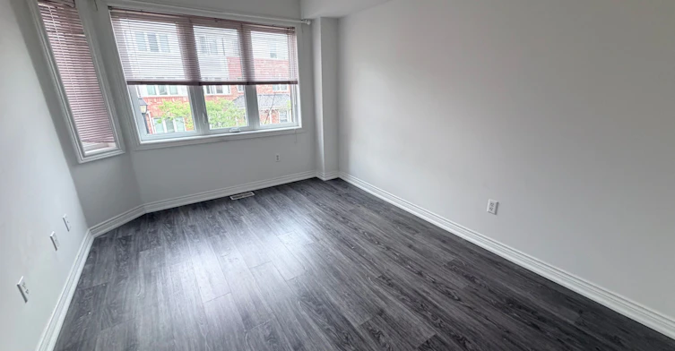 54-18 Clark Avenue W, Vaughan, ON, L4J 8H1 - 15