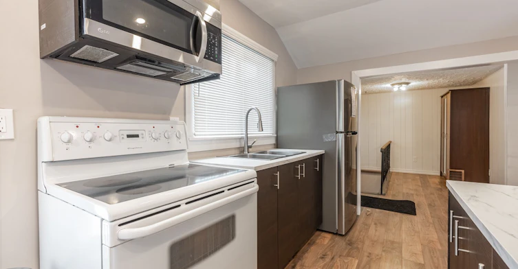 651 16th Avenue, Richmond Hill, ON, L4C 7A8 - 4