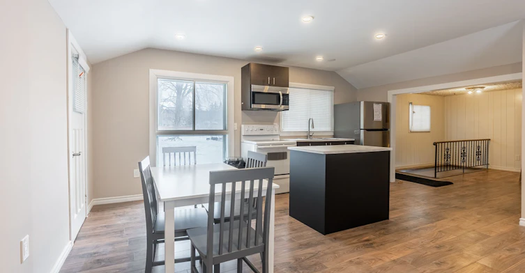 651 16th Avenue, Richmond Hill, ON, L4C 7A8 - 6