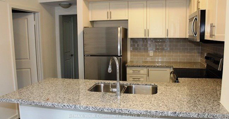 252-6 Whitaker Way, Whitchurch-Stouffville, ON, L4A 4T4 - 5