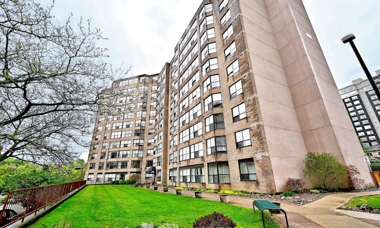 208-250 Davis Drive