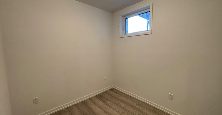 #5-20 Lytham Green Circle, Newmarket, ON, L3Y 0H4 - 28