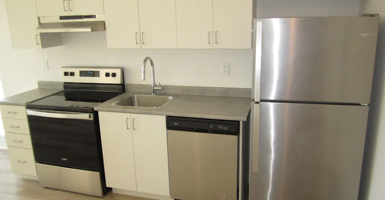 111-8010 Kipling Avenue, Vaughan, ON, L4L 0M5 - 9