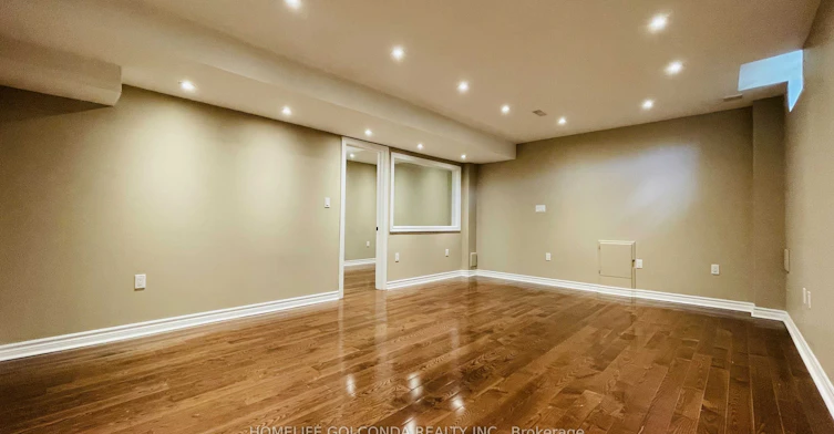 Lower-110A Bond Crescent, Richmond Hill, ON, L4E 3L1 - 15