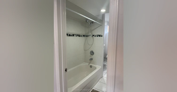 Lower-183 Collings Avenue, Bradford West Gwillimbury, ON, L3Z 1W2 - 7