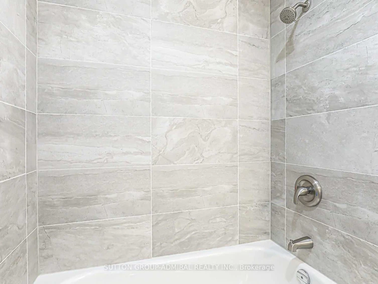 37 Newbury Drive, Newmarket, ON, L3Y 4P9 - 17