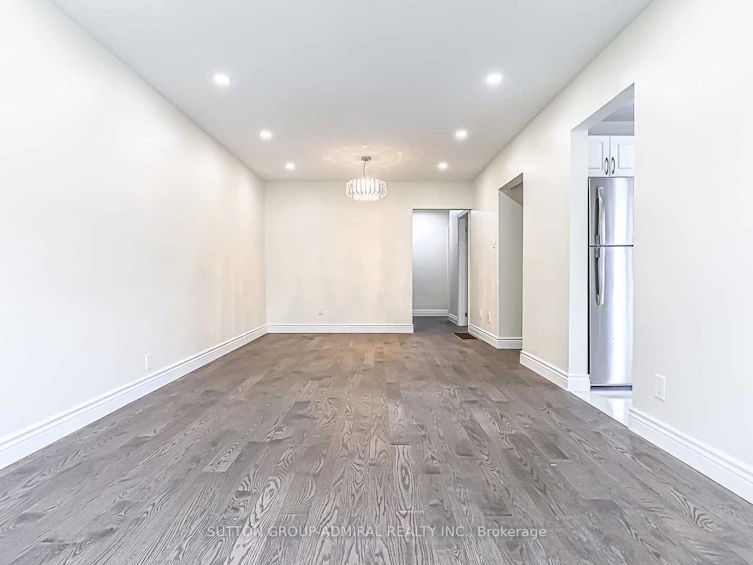 37 Newbury Drive, Newmarket, ON, L3Y 4P9 - 6