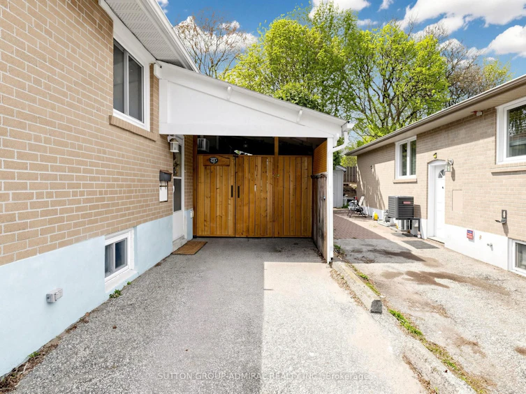 37 Newbury Drive, Newmarket, ON, L3Y 4P9 - 18