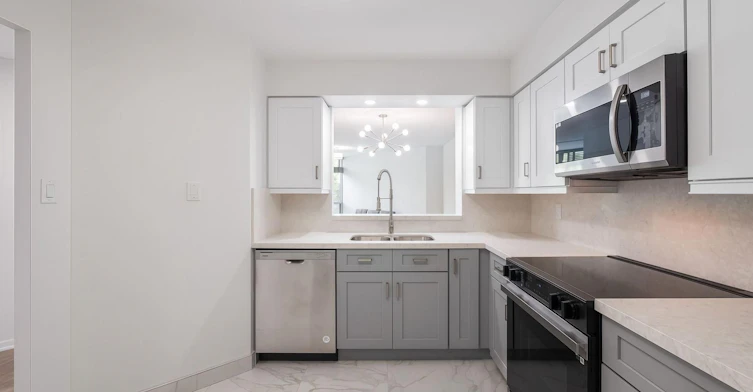 406-120 Promenade Circle, Vaughan, ON, L4J 7W9 - 11