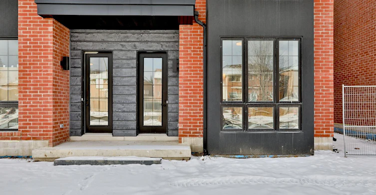204 Atkinson Avenue, Vaughan, ON, L4J 0M1 - 2