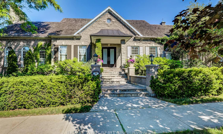 5 Humberview Drive