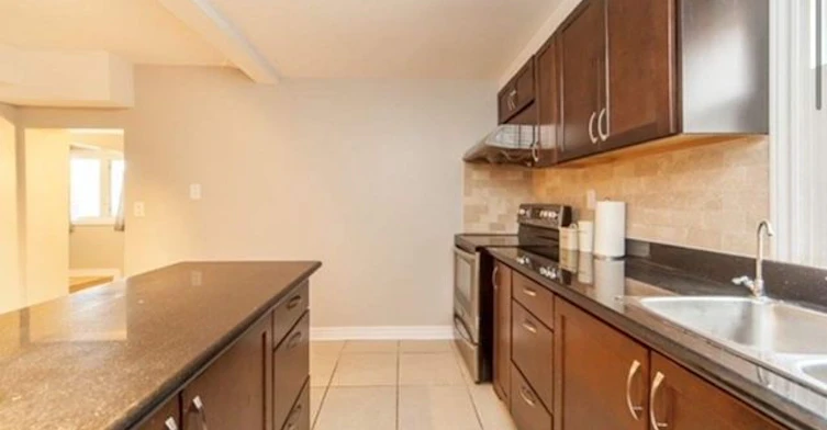 257 Parkwood Avenue, Georgina, ON, L4P 2X2 - 5