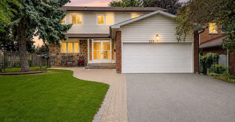 126 Simonston Boulevard, Markham, ON, L3T 4L8