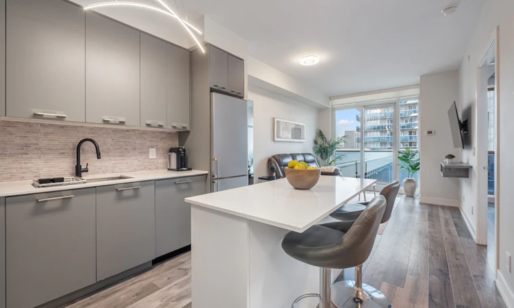 813-9471 Yonge Street