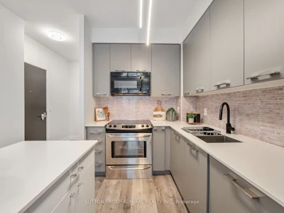 813-9471 Yonge Street - 5