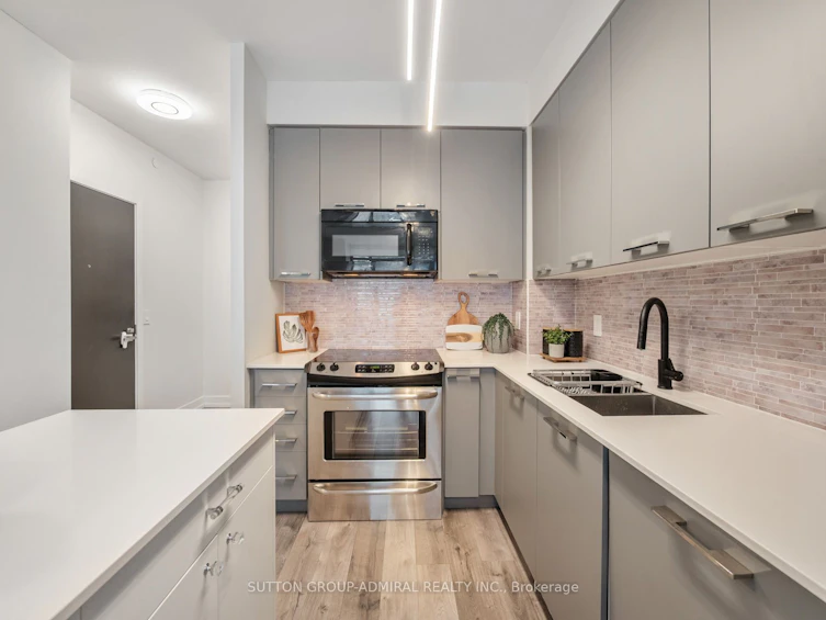 813-9471 Yonge Street, Richmond Hill, ON, L4C 0Z5 - 5
