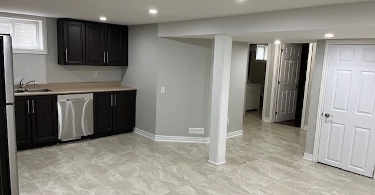 10 Testa Street, East Gwillimbury, ON, L0L 1R0 - 3